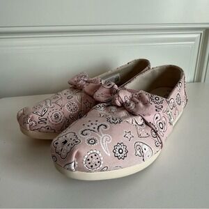 TOMS Women's‎ Alpargata Light Pink Blush Bandana Bow Paisley Pattern Shoe Flats